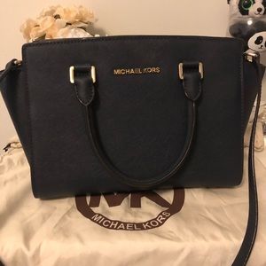 Michael kors selma medium navy